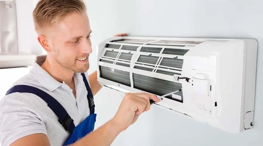 Jak przebiega montaż klimatyzatora typu SPLIT